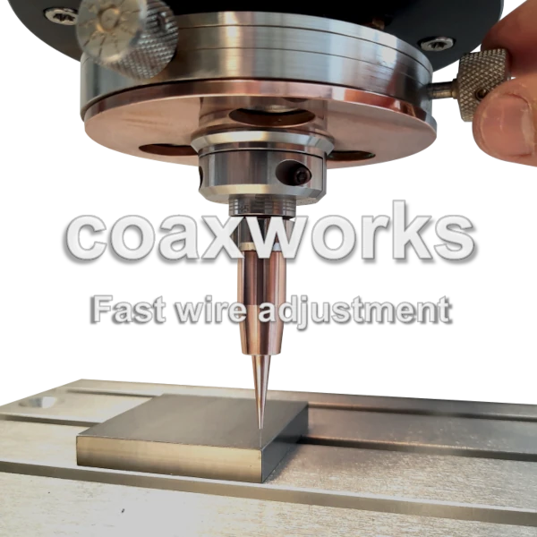 coaxworks | Precise adjustment screws on the laser welding head for quick alignment in focus | coaxwire, wireM, wireXL and wireL has simple, precise options for positioning, wire adjustment, centring, centred adjustment, calibration, displacement or adjustment for central compensation of curvature, dressage, cast, helix, twist, pitch or bend of welding wires